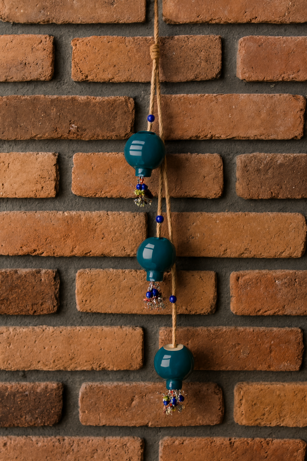 Seramik Turkuaz Nar 3’lü Sarkaç Süsü – Balkon ve Bahçe İçin Dekoratif Aksesuar - Görsel 2