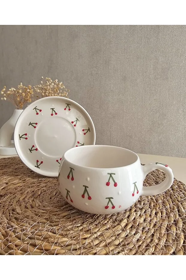 Özel Tasarım Kiraz Desenli Seramik Kupa ve Tabak Takımı – Handmade Mug - Görsel 2