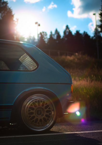 Blue Volkswagen Golf Araba Posteri – Duvar Tablosu poster görseli