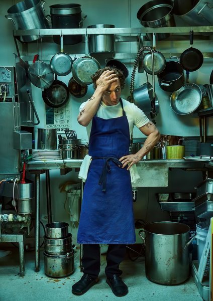 Carmy Berzatto in The Bear Kitchen Film Posteri – Duvar Tablosu poster görseli