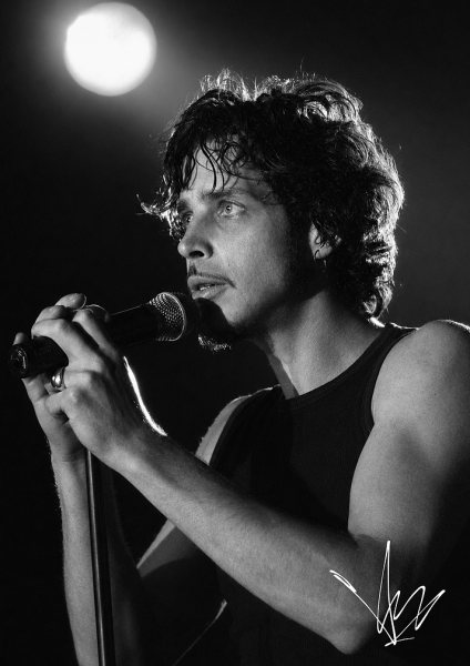 Chris Cornell Singing on Stage Müzik Posteri – Duvar Tablosu duvarda gerçek ölçek
