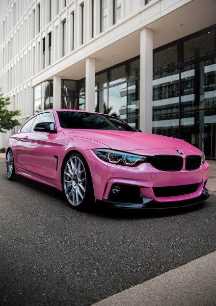 Pink BMW Coupe in Urban Setting Araba Posteri – Duvar Tablosu duvarda gerçek ölçek