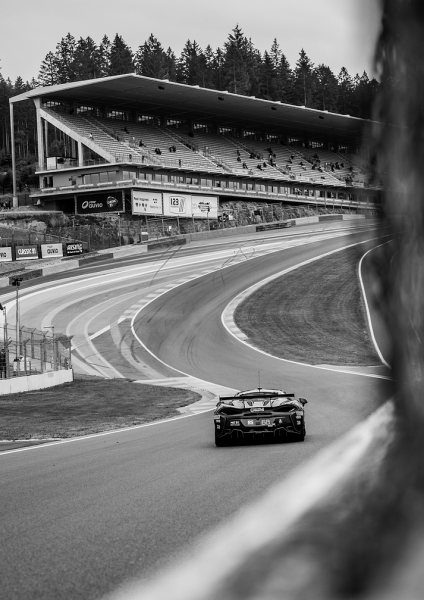 The Legend of Eau Rouge Araba Posteri – Duvar Tablosu duvarda gerçek ölçek
